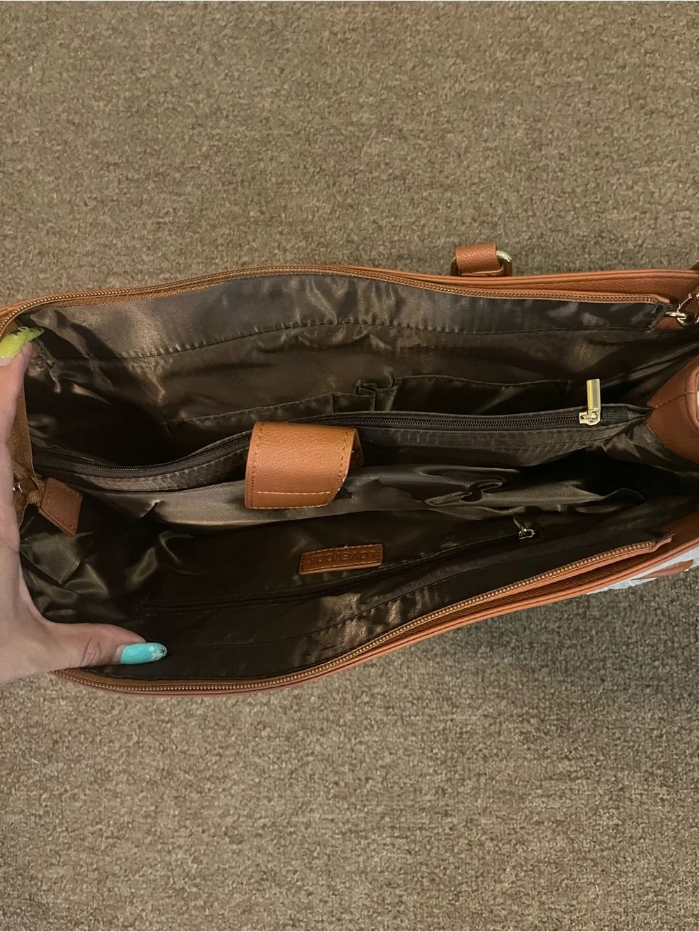 NWT Women’s Tan Laptop Bag Lovevook